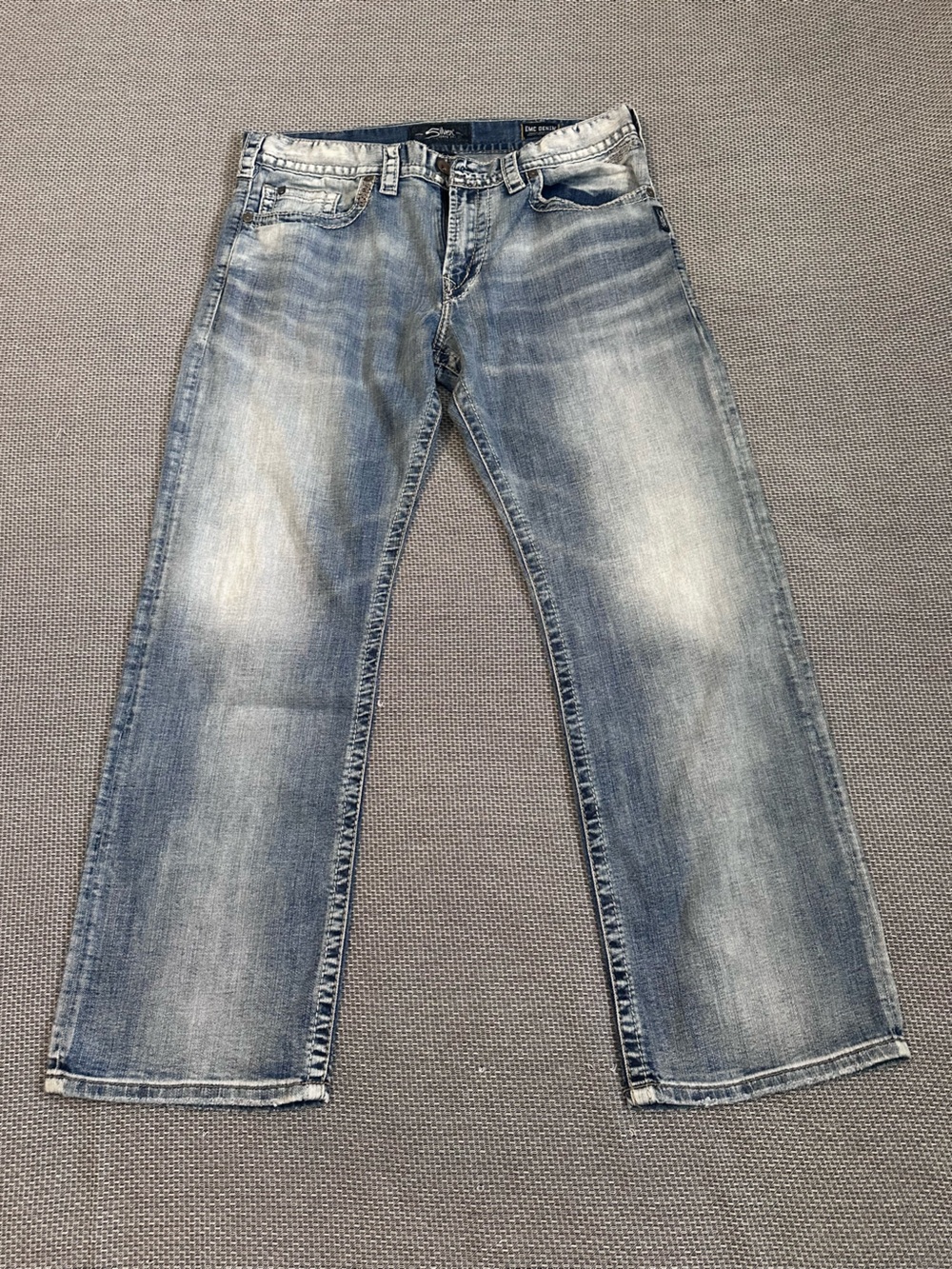 Men’s Silver Zac Jeans 
Light Washed Blue Relaxed Fit